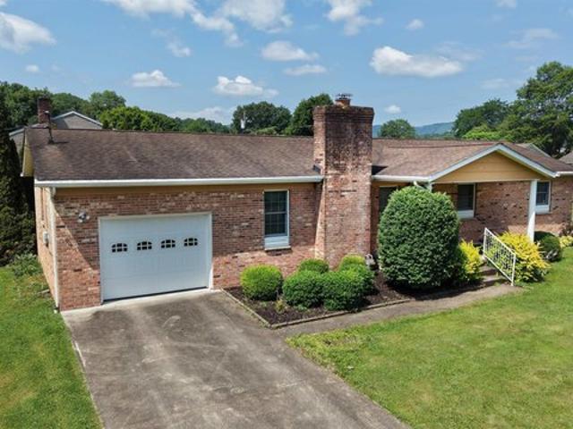 House for sale in Elkins, West Virginia
