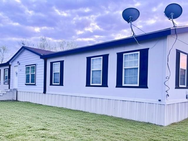 House for sale in Christine, Texas