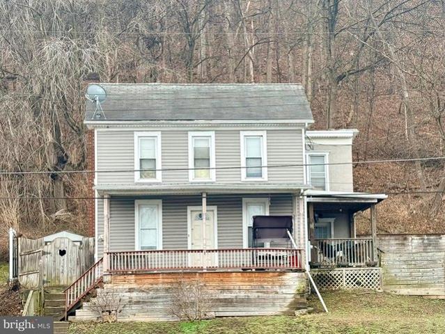 House for sale in Burnham, Pennsylvania