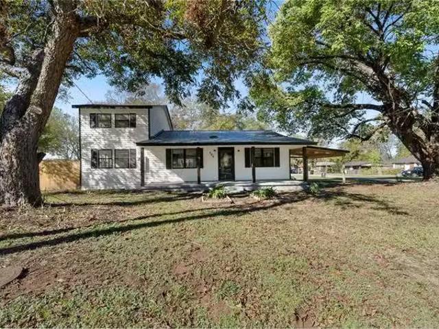 House for sale in Sulphur Springs