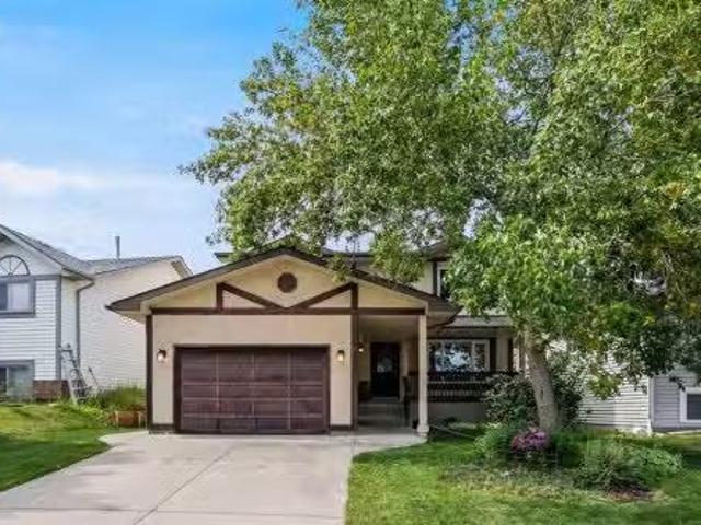 House for sale in Shawnessy, Calgary