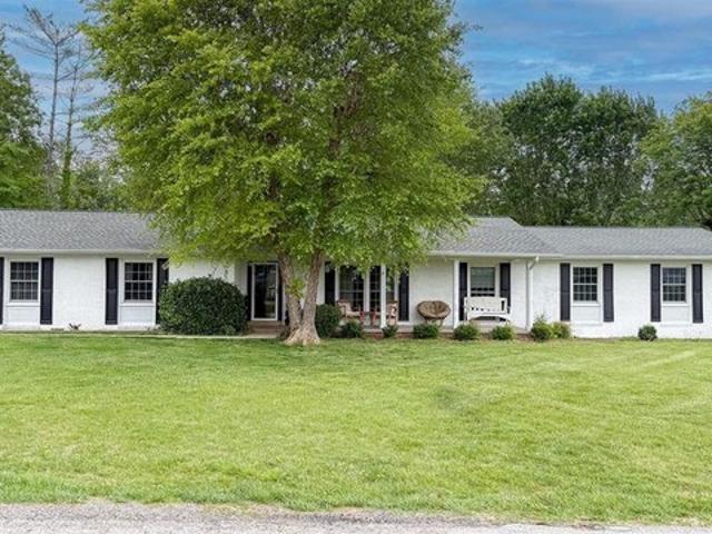 House for sale in Edmonton, Kentucky