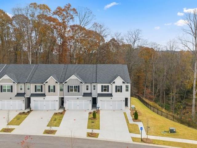 Townhouse for sale in Stockbridge, Georgia