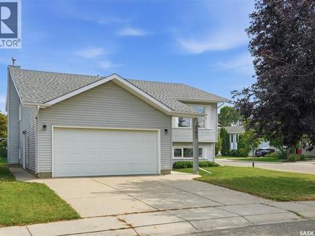House for sale in Saskatoon, Saskatchewan