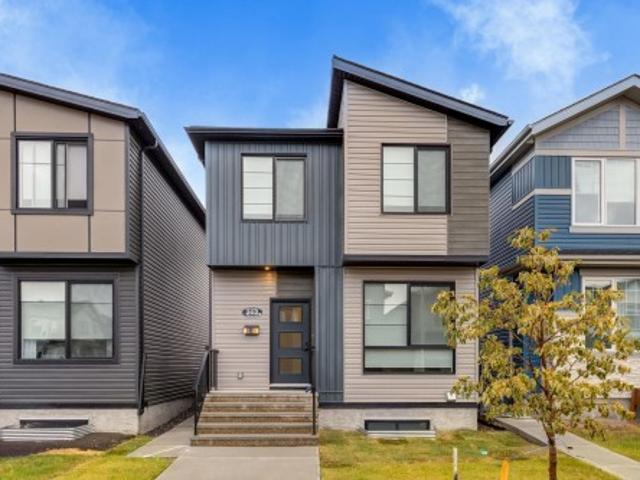 House for sale in Fort Saskatchewan, Alberta
