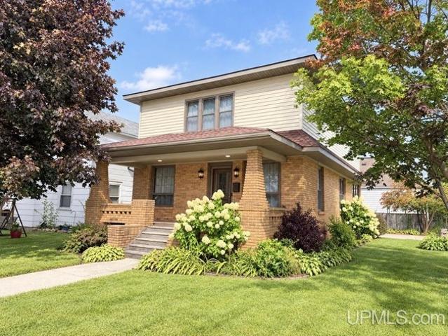 House for sale in Escanaba, Delta County
