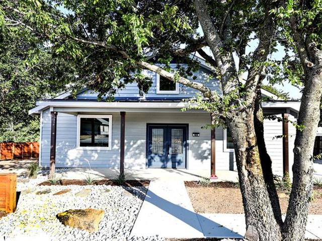 House for sale in Bowie, Texas