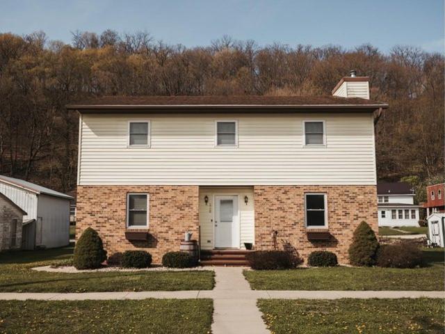 House for sale in Elkader, Iowa