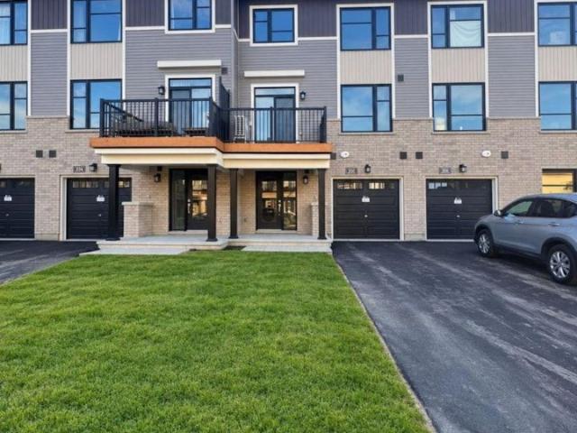 Townhouse for rent in Mulhurst Bay, Ontario