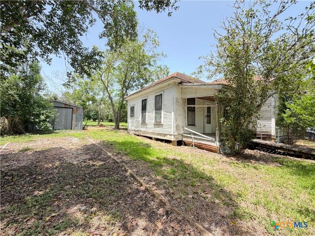 House for sale in Yoakum, Lavaca County