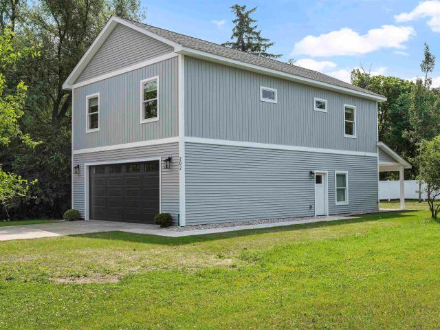 House for sale in Charlevoix, Michigan