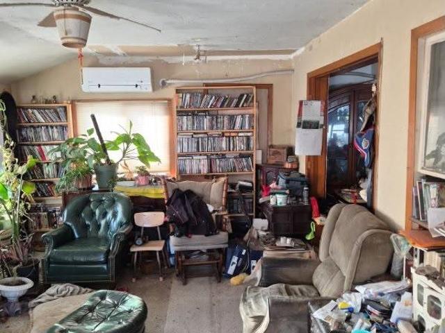 House for sale in Juneau, Wisconsin