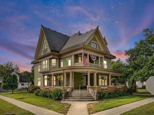 House for sale in Oxford, Indiana