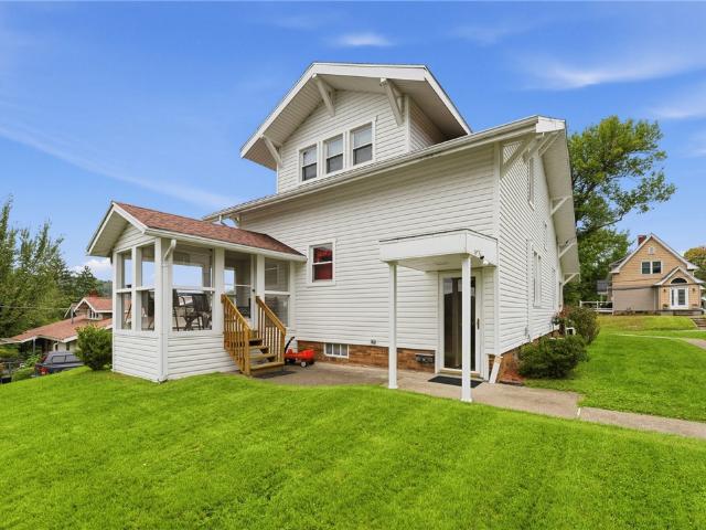 House for sale in McKinley Hill, Point Marion