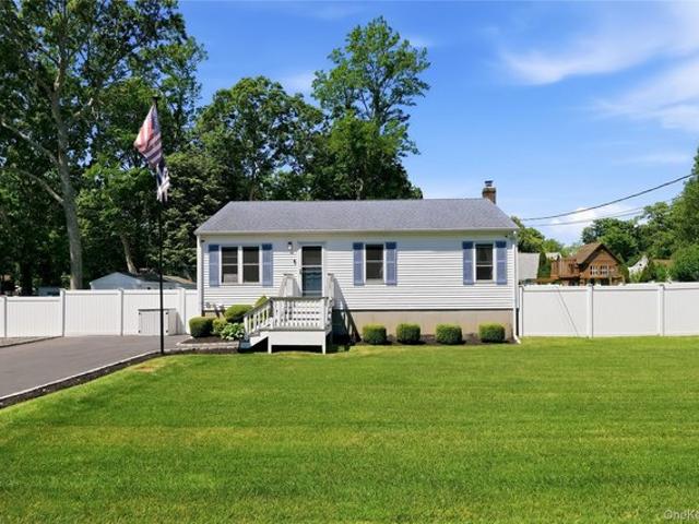 House for sale in Centereach, New York