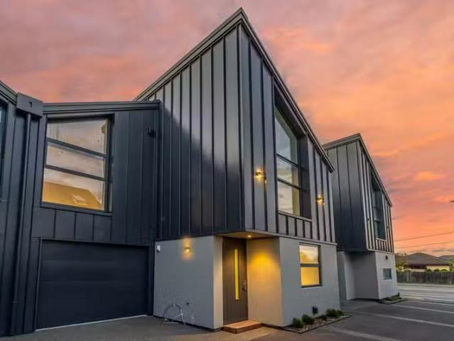 House for sale in Edgeware, Canterbury