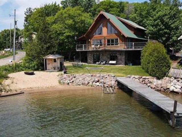 House for sale in Ontario