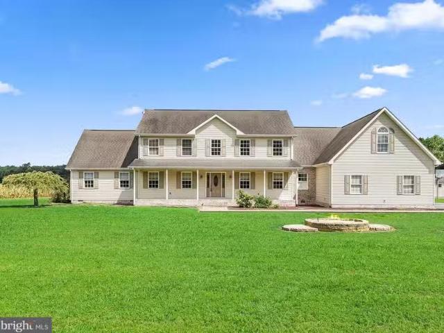 House for sale in Frankford