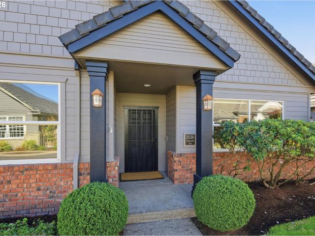 Townhouse for sale in Lake Shore Estates, Eugene