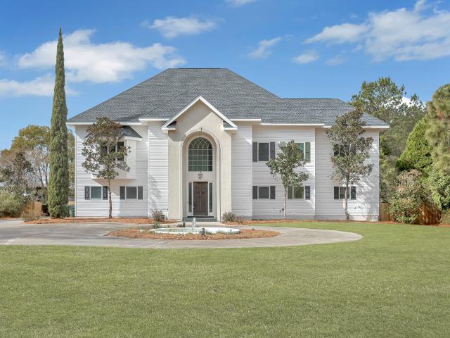 House for sale in Pinopolis, South Carolina