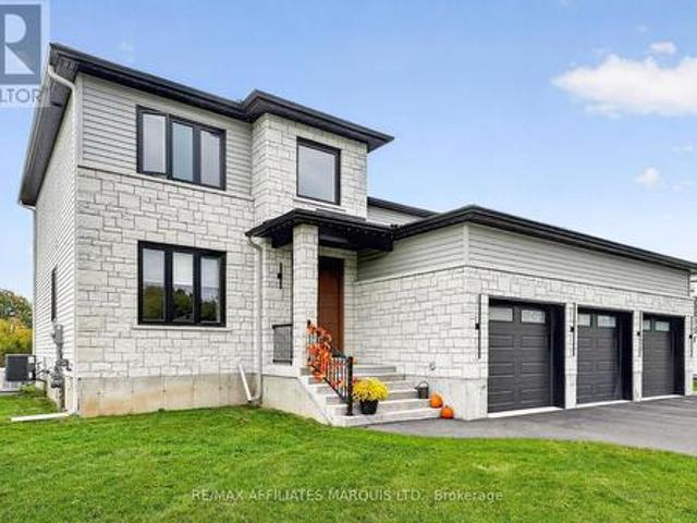 House for sale in South Lancaster, South Glengarry