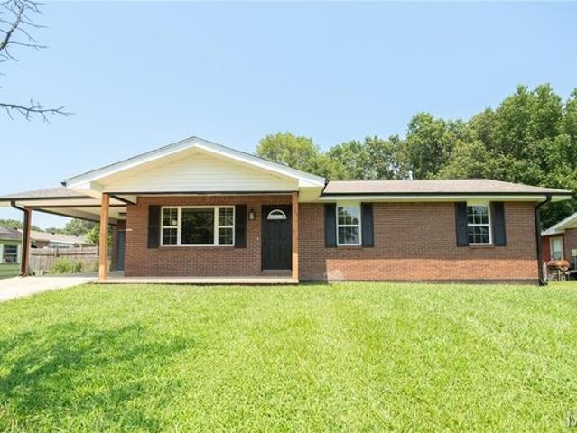House for sale in Poplar Bluff, Missouri
