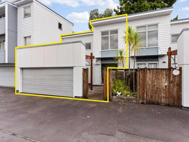 Apartment for sale in Balmoral, Oroua County
