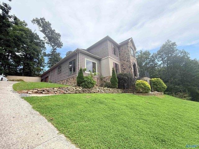 House for sale in Guntersville, Alabama