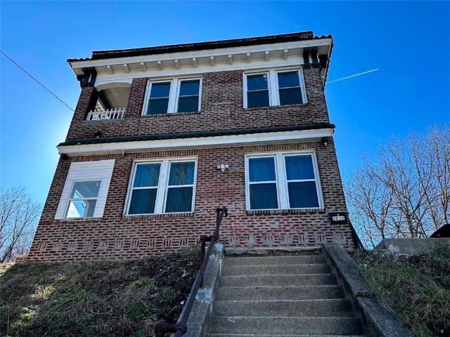 House for sale in Pittsburg, Pennsylvania
