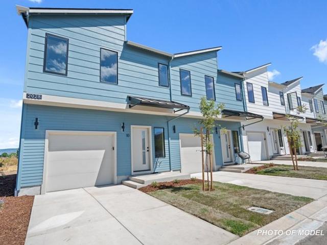 Townhouse for sale in Oregonia
