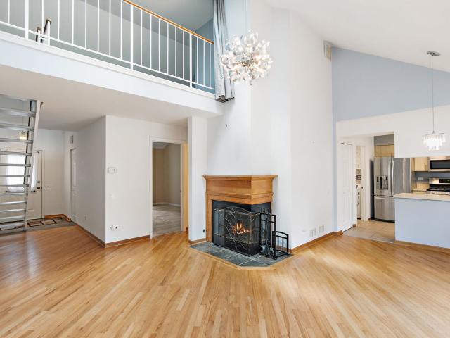Townhouse for sale in Mchenry, Illinois