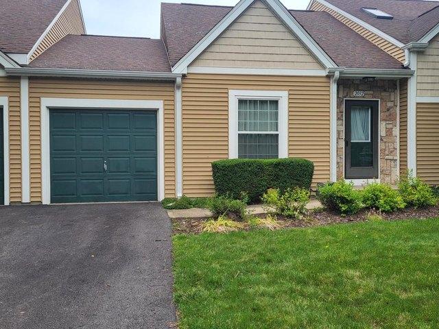 Townhouse for sale in Mchenry, Illinois
