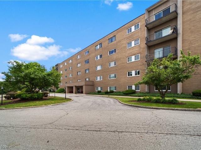 Condo for sale in Rocky River, Ohio