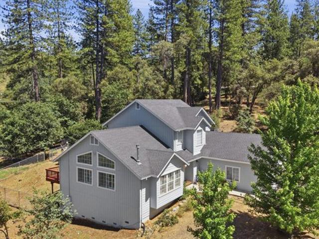 House for sale in Tuolumne, California