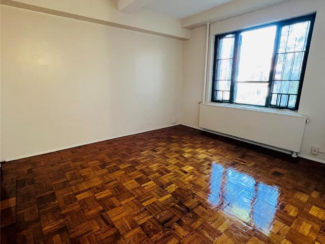 Condo for sale in The Bronx, Arverne