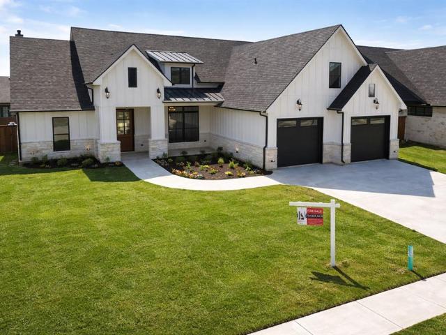 House for sale in Pottsboro, Texas