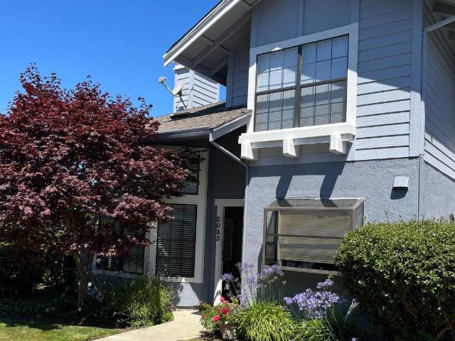 Townhouse for rent in San Mateo