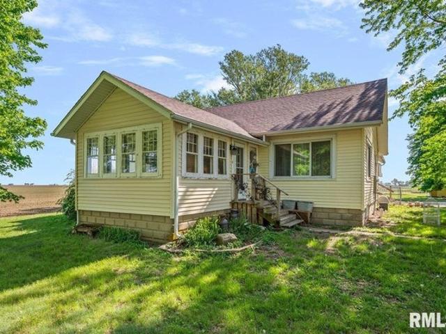 House for sale in Stonington, Illinois