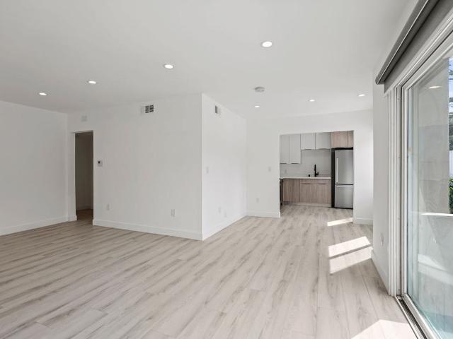Apartment for rent in Canoga Park, California
