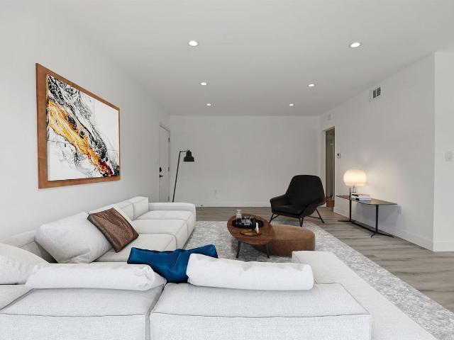 Apartment for rent in Canoga Park, California