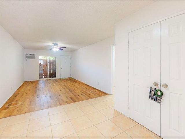 Apartment for rent in Van Nuys Neighborhood Council District, Canoga Park