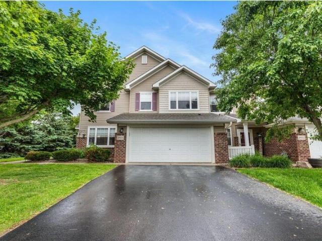 Townhouse for sale in Lakeville