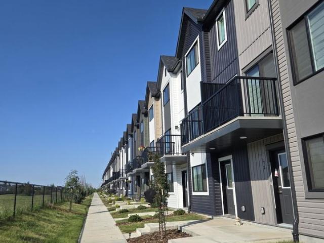 House for rent in Wedgewood, Alberta