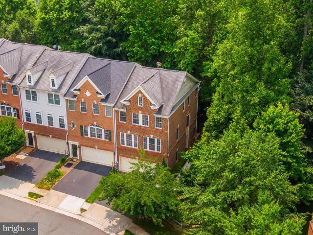 Townhouse for sale in Sterling