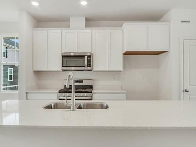 Townhouse for sale in Mundelein, Illinois