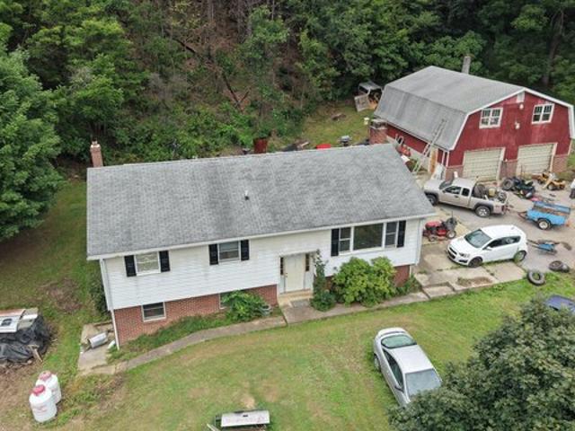 House for sale in Three Springs, Pennsylvania