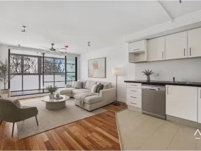 Apartment for rent in Lower North Shore, Sydney
