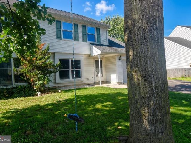 Townhouse for sale in Milford Square, Milford Township