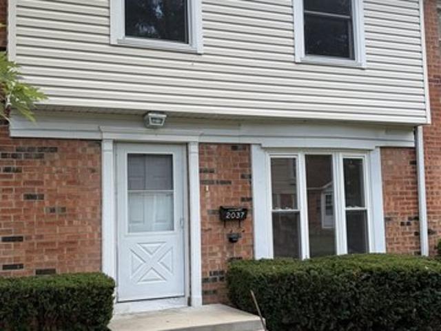 Condo for sale in Streamwood, Illinois
