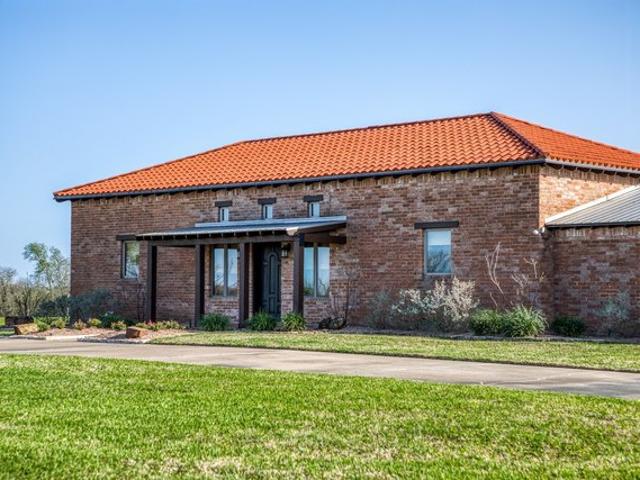 Farm for sale in New Ulm, Austin County